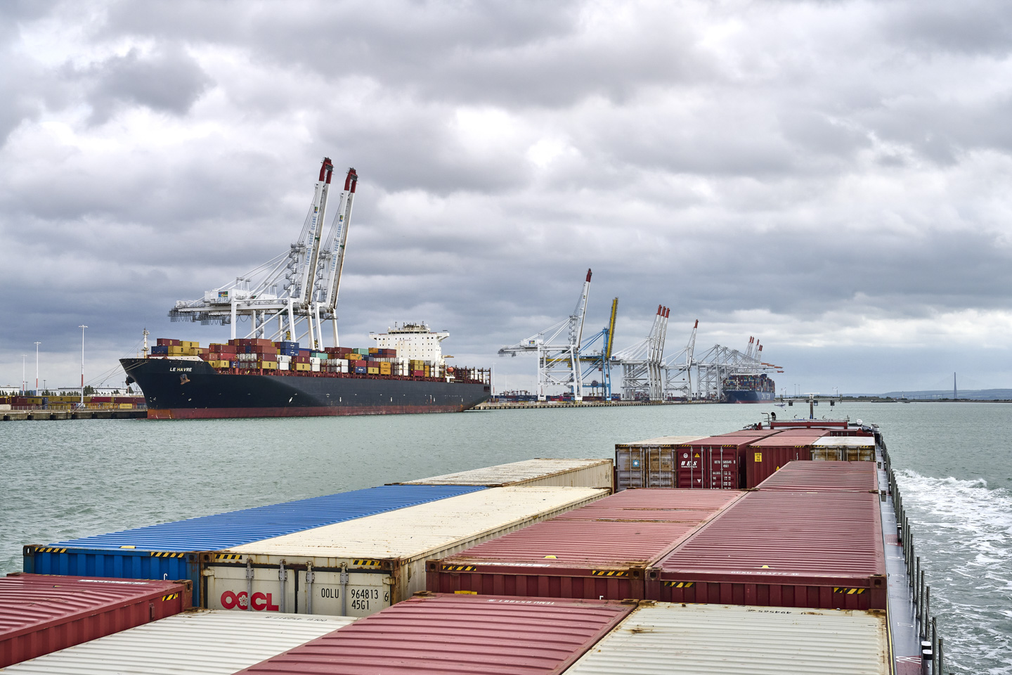 A bord du Bosphore, porte-conteneurs sur la Seine