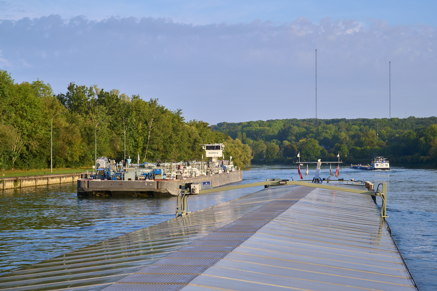 Navigation sur la Seine sur une péniche marchande